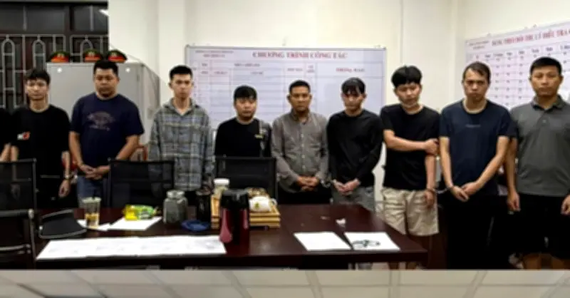 Hơn 32.000 người mắc bẫy nhóm lừa đảo livestream cắt đá tìm ngọc