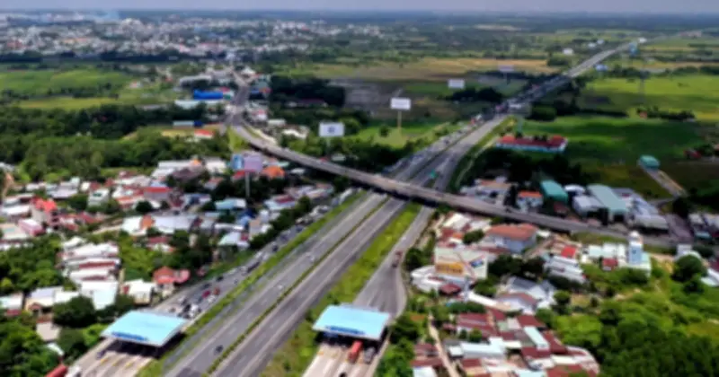 Hạn chế xe tải, xe khách trên nhánh kết nối cao tốc tại Long Thành