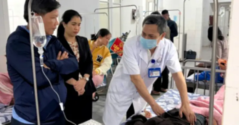 Hàng chục người nghi ngộ độc bánh mì ở Quảng Trị, đa số là học sinh