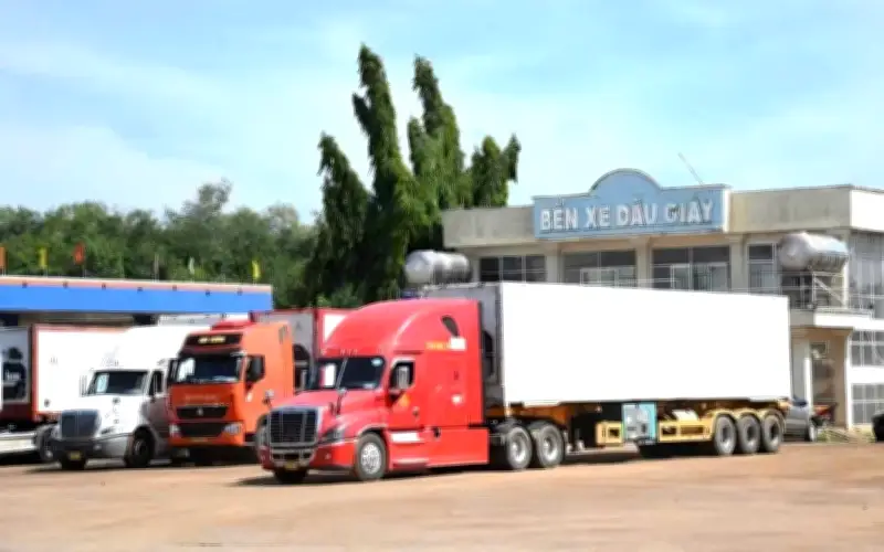 Hàng nghìn container sầu riêng ùn ứ tại Dầu Giây, giao thông hỗn loạn