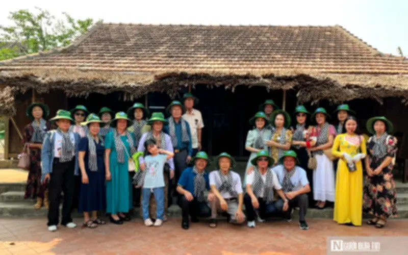 Hàng nghìn du khách đến thăm nhà tuổi thơ Đại tướng Võ Nguyên Giáp dịp lễ