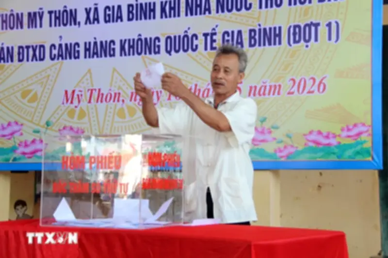 Hàng trăm hộ dân tham gia bốc thăm đất tái định cư dự án sân bay Gia Bình