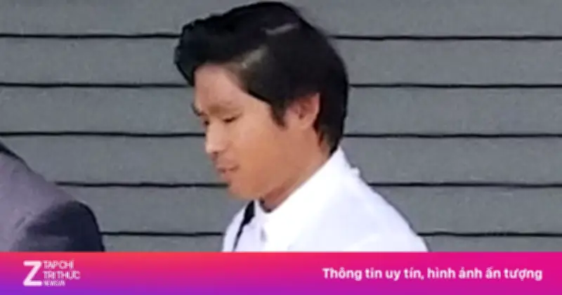 Hình ảnh mới của Pax Thiên bên mẹ Angelina Jolie tại lễ tốt nghiệp của Zahara