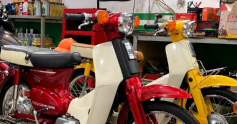 Honda Cub cũ nát được cải lão hoàn đồng thành xe đẹp như mới