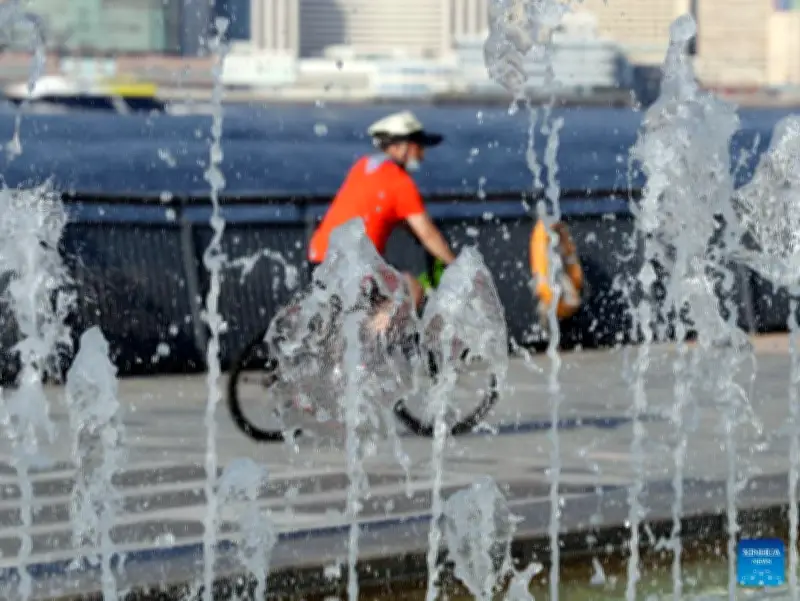 Hong Kong dự báo nắng nóng kỷ lục do El Nino và biến đổi khí hậu