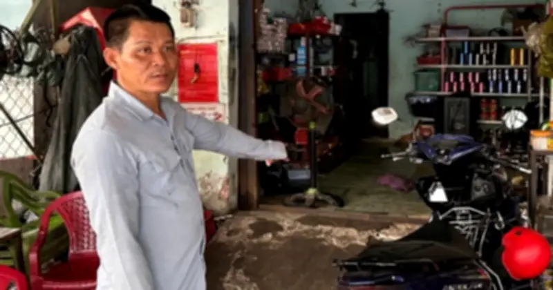 Hát karaoke ồn ào bị nhắc nhở, người đàn ông vác dao đuổi chém hàng xóm