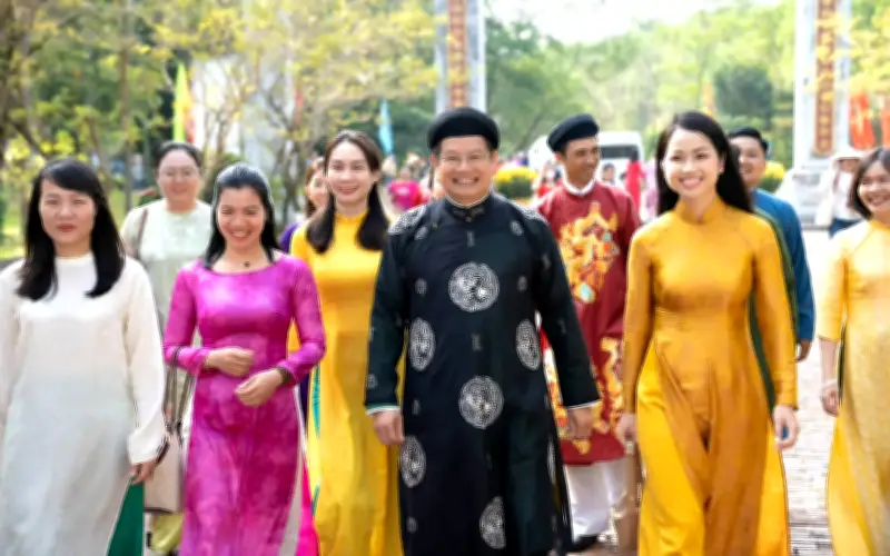 Huế xem áo dài như không gian văn hóa, hướng tới di sản sống