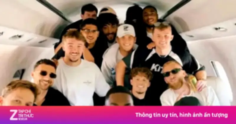 Hull City gặp sự cố máy bay, kẹt tại sân bay Manchester