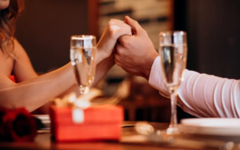 Đòi bạn gái hoàn tiền hẹn hò vì ăn quá khỏe, thanh niên bị mỉa mai 'không nên lấy vợ'