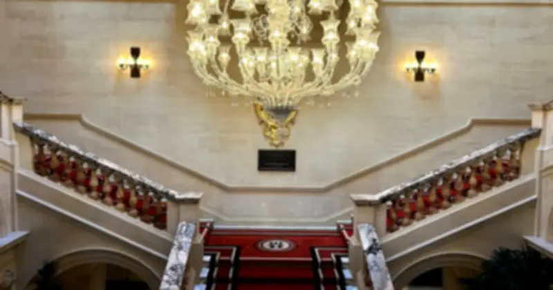 Đại chiến khách sạn sang trọng London: Raffles OWO và Chancery Rosewood, ai hơn ai?