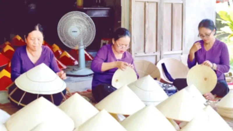 Đời nón, đời người: Nón lá Vân Thê - Hồn quê xứ Huế vượt thời gian