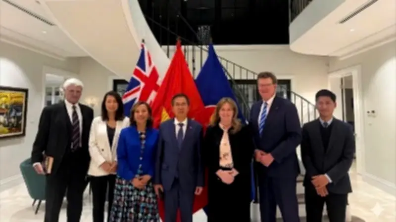 Đại sứ Việt Nam gặp gỡ Nghị sĩ độc lập Australia, thúc đẩy quan hệ đối tác