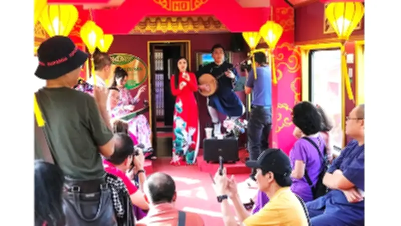 Đi tàu di sản Huế - Đà Nẵng: Trải nghiệm văn hóa độc đáo trên đường ray