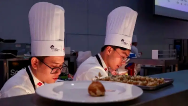 Đội tuyển đầu bếp Việt Nam giành Huy chương Bạc tại Thử thách Đầu bếp Toàn cầu 2026