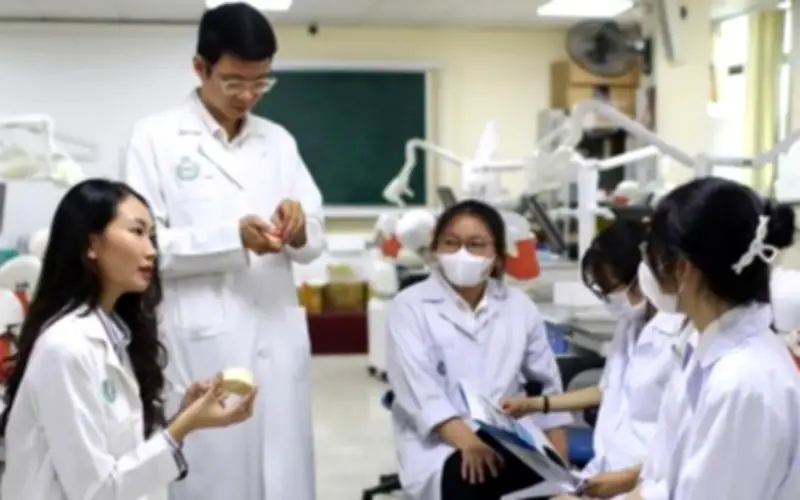 Điểm IELTS quy đổi vào các trường Y Dược năm 2026