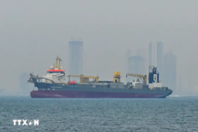 IMO: Khoảng 1.500 tàu hàng vẫn đang mắc kẹt ở vùng vịnh