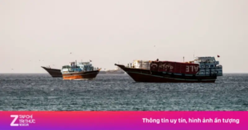Iran tiếp tục cấp phép thêm tàu qua eo biển Hormuz