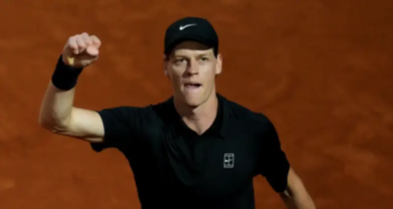 Jannik Sinner khởi đầu thuận lợi tại Roland Garros 2026 với chiến thắng 3-0