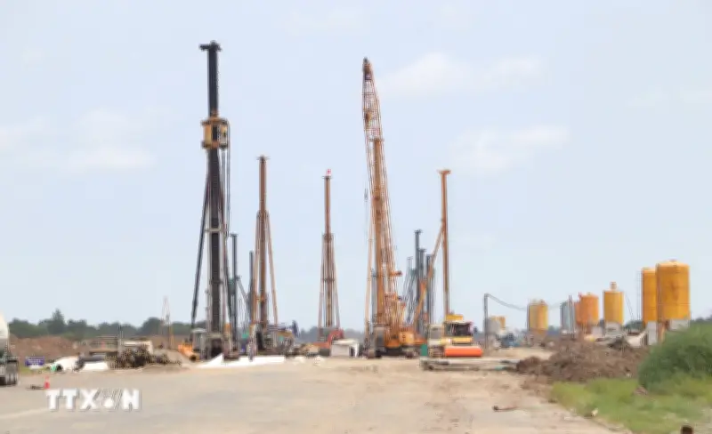 Khắc phục ô nhiễm môi trường khi mở rộng Cảng hàng không Cà Mau