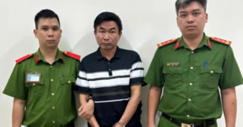 Khách hàng hành hung shipper vì mẫu mã không đúng, bị công an triệu tập