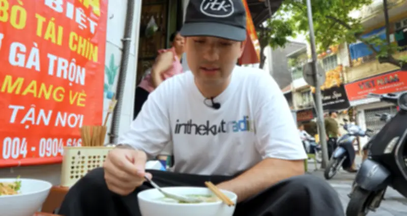 Khách Mỹ thử 6 món phở trong 1 ngày ở Hà Nội, phát hiện điều bất ngờ