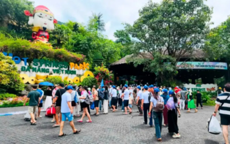 Khách đông tại Đà Nẵng dịp khai mạc lễ hội pháo hoa, giá phải rõ ràng