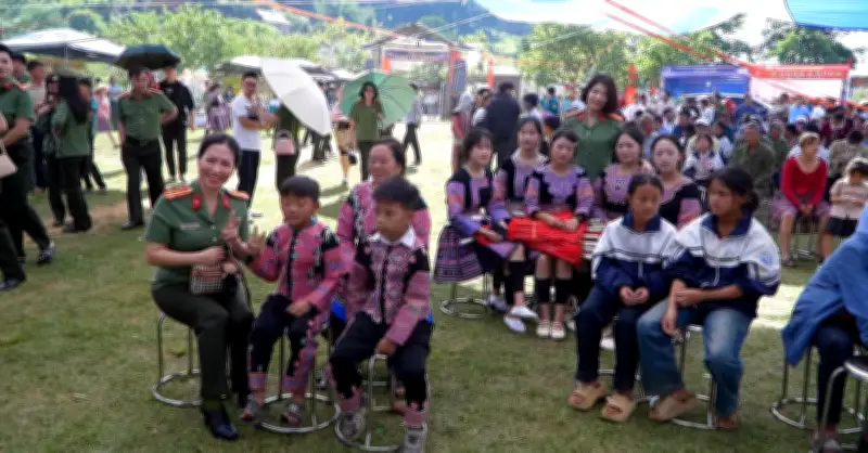Khi công an xuống bản, cả bản làng mồ hôi khiến cả Sơn La rộn ràng