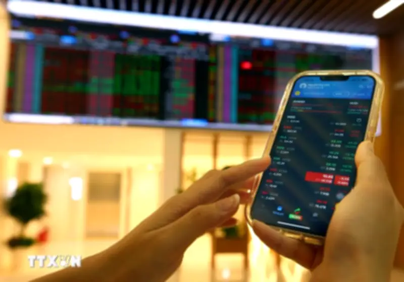Khối ngoại bán ròng mạnh, VN-Index mất mốc 1.900 điểm