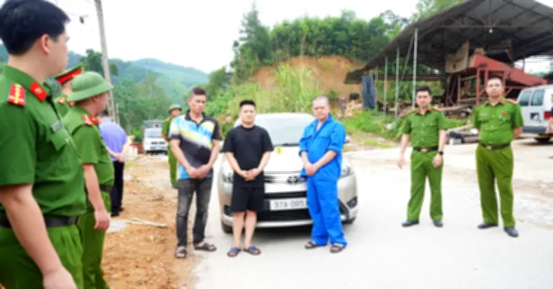 Khởi tố 3 đối tượng trong vụ chặn ô tô, nổ súng ở Thái Nguyên