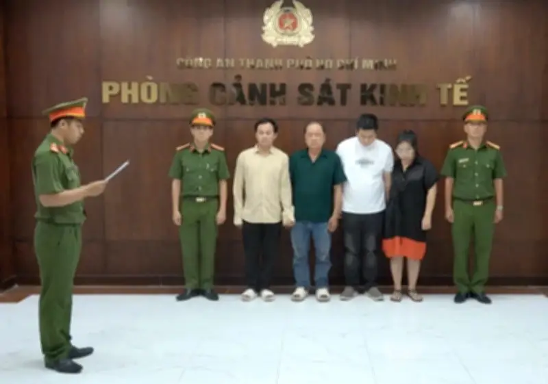 Khởi tố giám đốc doanh nghiệp sản xuất giấm ăn từ axit công nghiệp