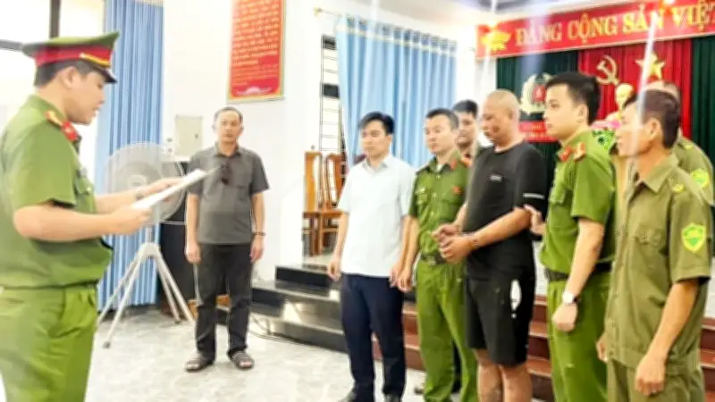 Khởi tố đối tượng dùng rựa tấn công đại úy cảnh sát tại phường Ba Đồn