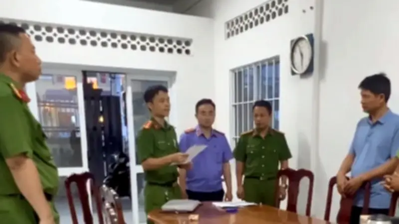 Khởi tố trạm trưởng kiểm lâm nhận hối lộ bảo kê động vật hoang dã