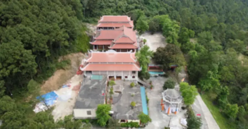 Khám phá khu thờ Hùng Vương hơn 700 năm tuổi trên dãy núi Hà Tĩnh