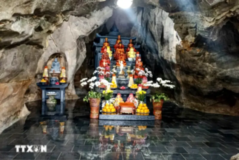 Khám phá phố cổ Sơn Đá 18 vị La Hán độc nhất Ninh Bình