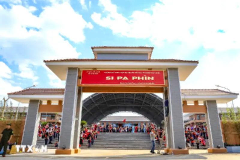 Khẩn trương hoàn thành 11 trường phổ thông nội trú vùng biên Cao Bằng