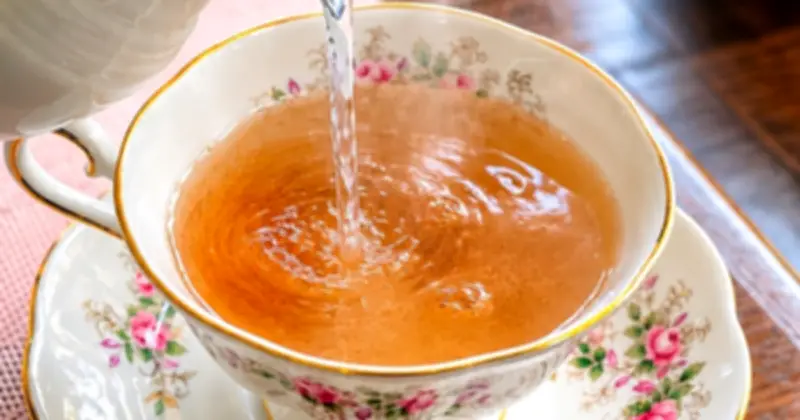 Không phải chanh! Uống nước ấm với 1 thìa quế mỗi sáng hỗ trợ đốt mỡ, chống già, phòng ung thư