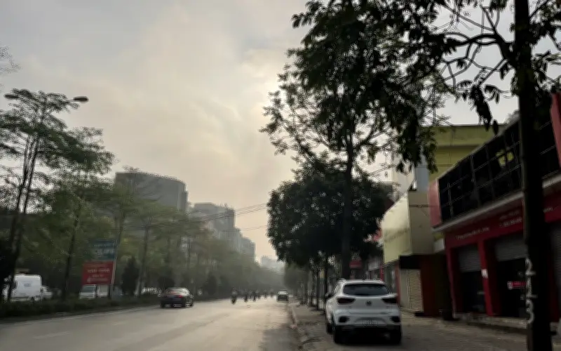 Kiểu thời tiết ở Hà Nội và miền Bắc khiến người dân phải thận trọng đề phòng