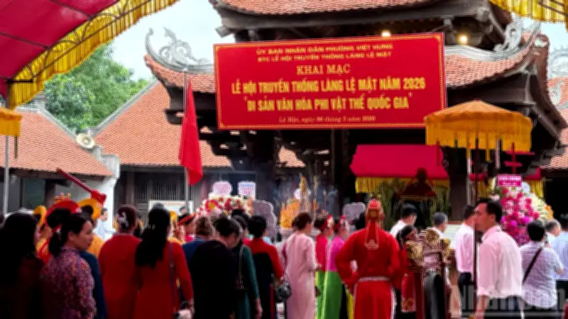 Lễ hội làng Lệ Mật: Bảo tồn văn hóa truyền thống, phát triển du lịch làng nghề