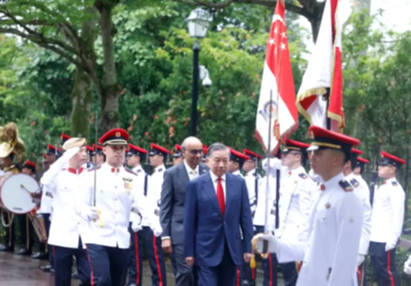 Lễ đón trọng thể Tổng Bí thư, Chủ tịch nước Tô Lâm tại Singapore