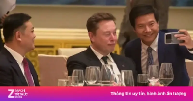 Lôi Quân và Elon Musk chụp ảnh selfie gây bão mạng xã hội