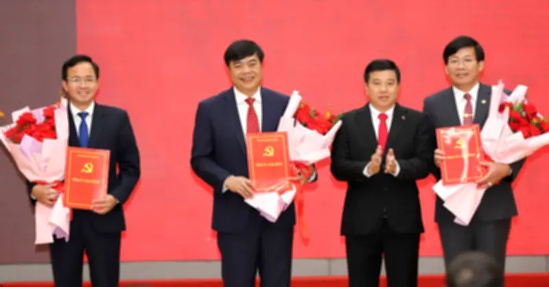 Lâm Đồng điều động, bổ nhiệm 11 cán bộ chủ chốt