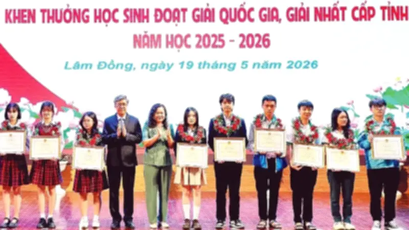 Lâm Đồng tuyên dương 15 tập thể, 69 cá nhân tiên tiến học Bác