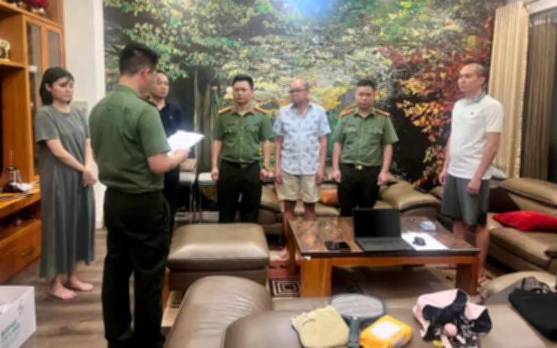 Lạng Sơn: Tạm giữ đối tượng vận chuyển trái phép 84 tấn quặng chứa chất phóng xạ