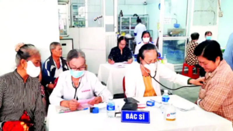 Lương y mở phòng khám miễn phí suốt 14 năm tại chùa Long Thành