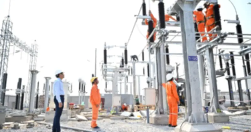 Lãnh đạo EVN, EVNSPC thăm hỏi, động viên công nhân thi công xuyên lễ trên các công trường điện