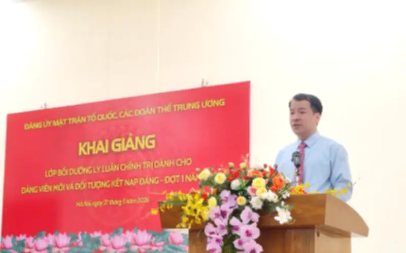 Lớp bồi dưỡng lý luận chính trị cho đảng viên mới và đối tượng kết nạp Đảng
