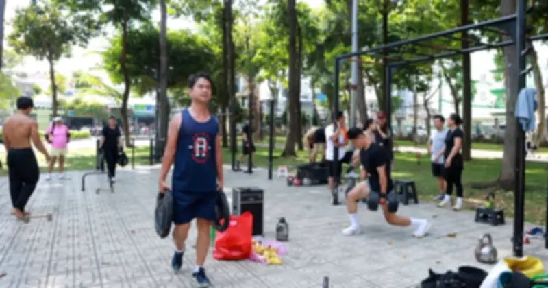 Lớp gym miễn phí ngoài trời ở công viên Gò Vấp thu hút đông đảo người tập