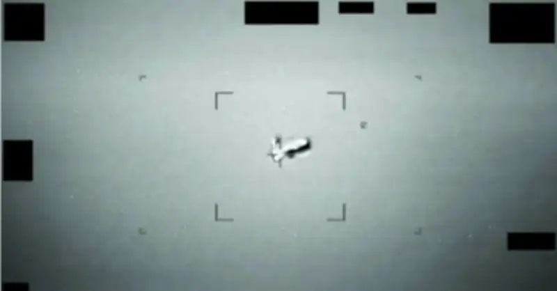 Lầu Năm Góc giải mật nhiều hồ sơ về UFO gây sốc