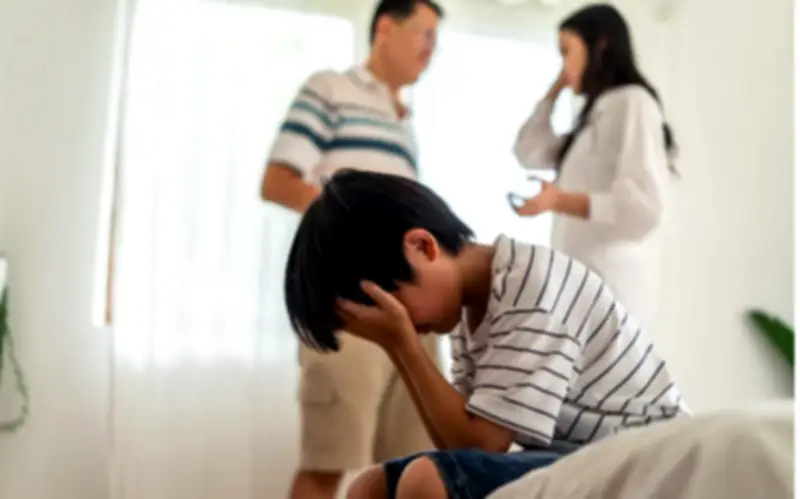 Ly hôn có thể hủy hoại ba thế hệ, người đau nhất thường không phải vợ chồng