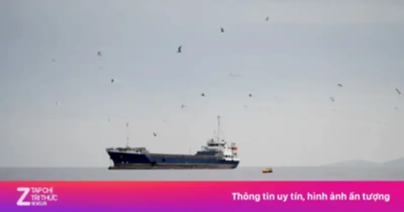 Mỹ chặn đứng đòn tập kích của Iran nhắm vào 3 tàu chiến tại eo biển Hormuz